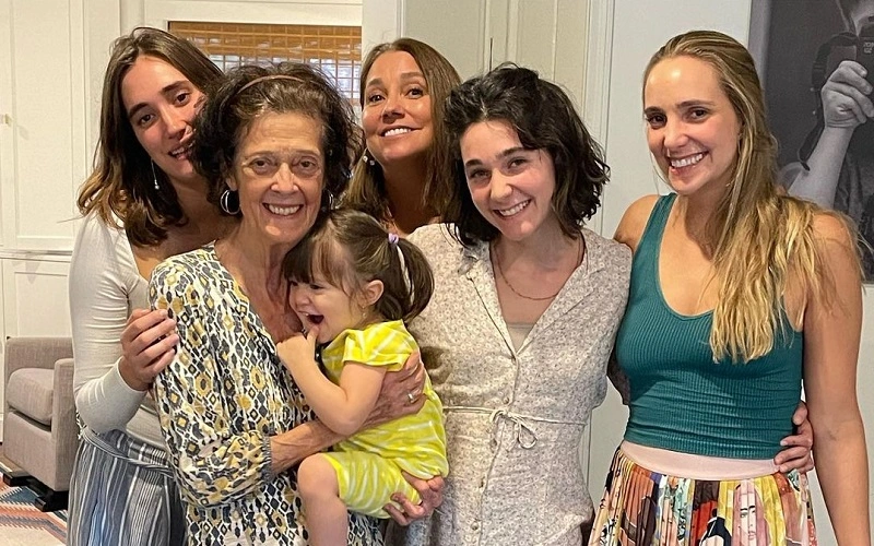 Gabriela Rivero Daughters with Grand Mother