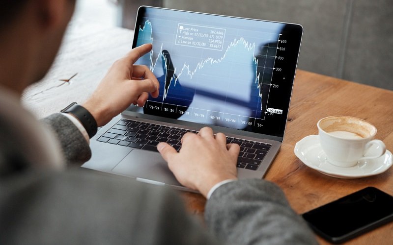 Comparing Evaluation and Instant Funding Prop Firms