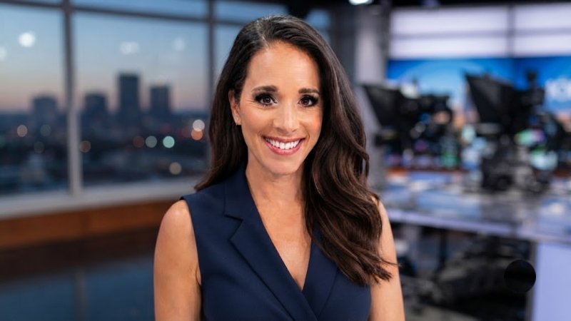 elise menaker age